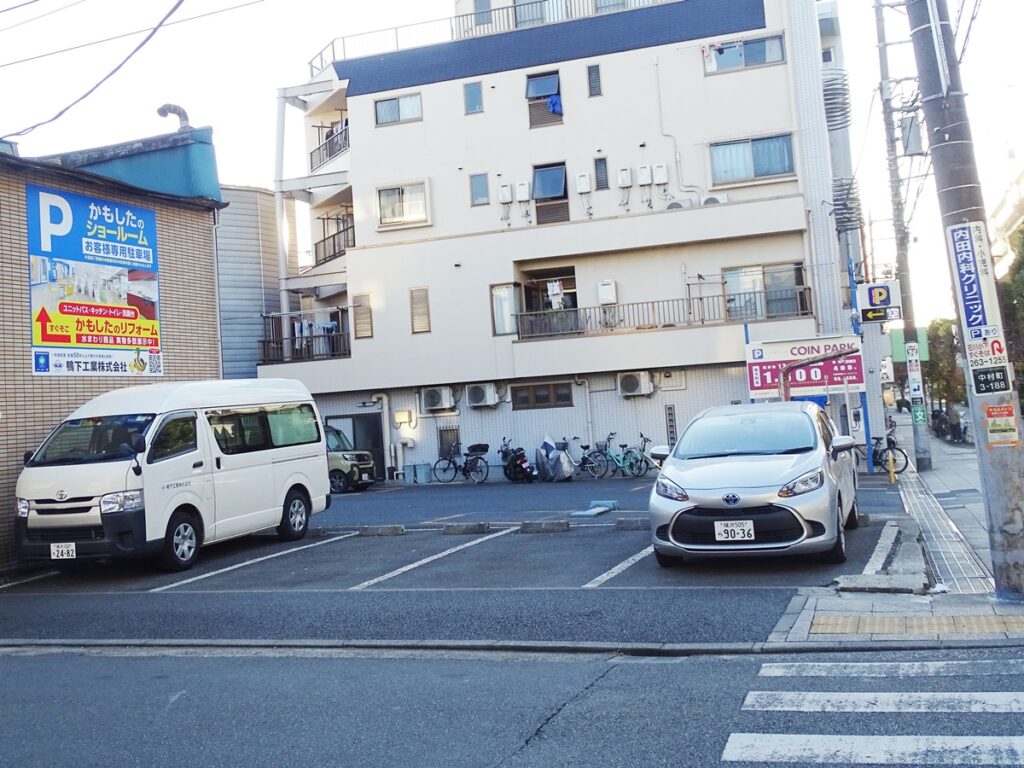 お客様駐車場_正面